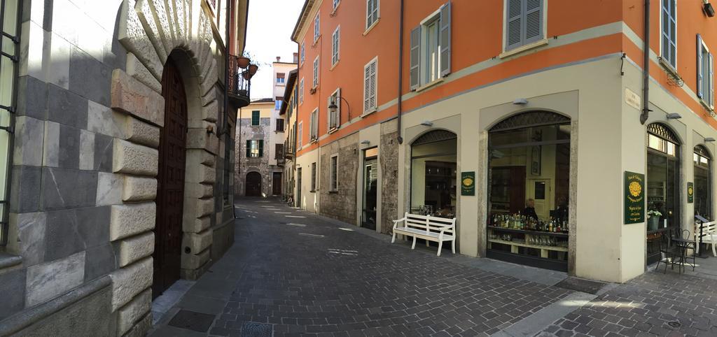 Ancient Courtyard Bonanomi In Como Historic Centre Chambre photo