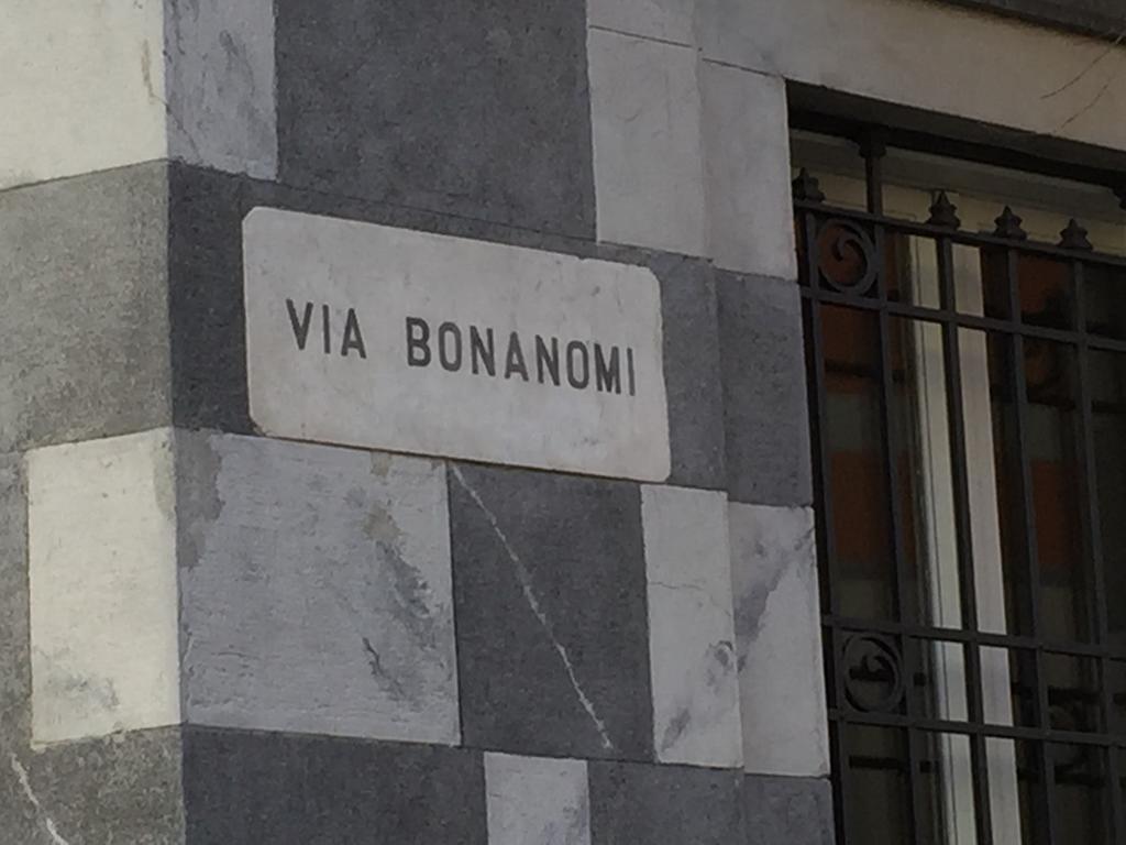 Ancient Courtyard Bonanomi In Como Historic Centre Chambre photo