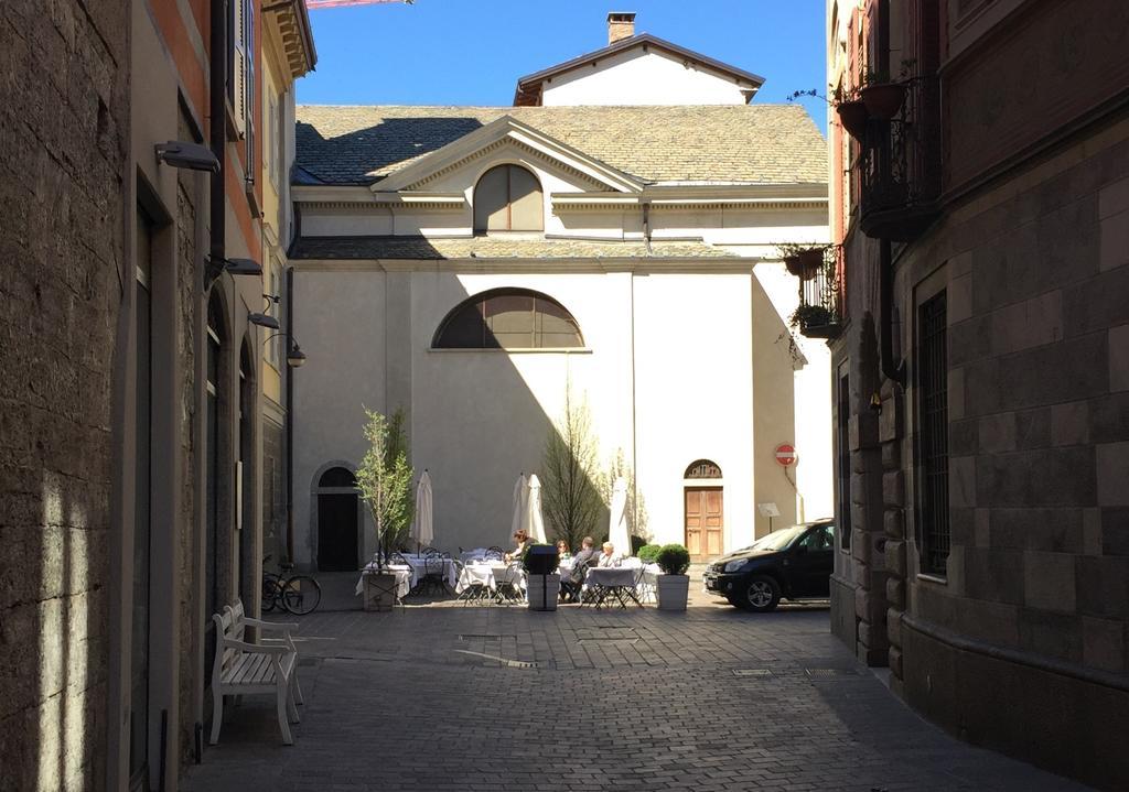 Ancient Courtyard Bonanomi In Como Historic Centre Chambre photo