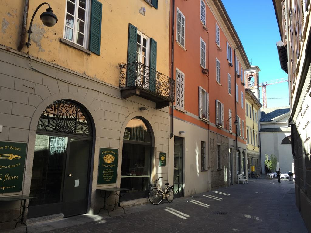 Ancient Courtyard Bonanomi In Como Historic Centre Chambre photo